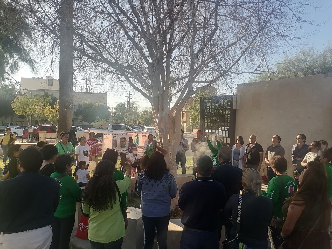 Con emotiva ceremonia despiden al Árbol de la Esperanza, que yacía en Alameda Zaragoza de Torreón.