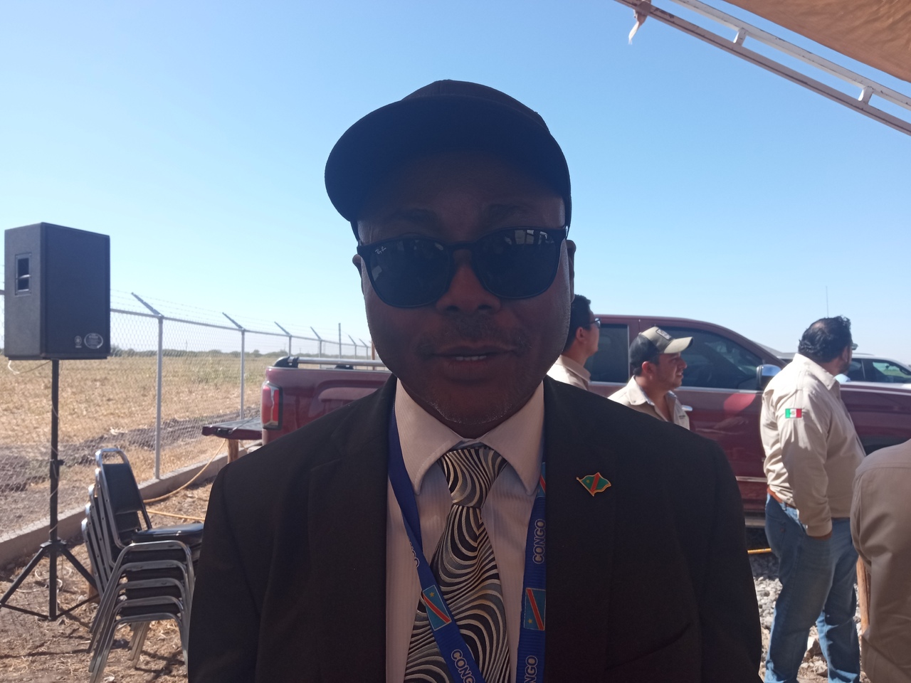 Isaac Muamba Kalonji dijo que las granjas solares son un tesoro y pretenden instalarlas en su país. (EL SIGLO DE TORREÓN)