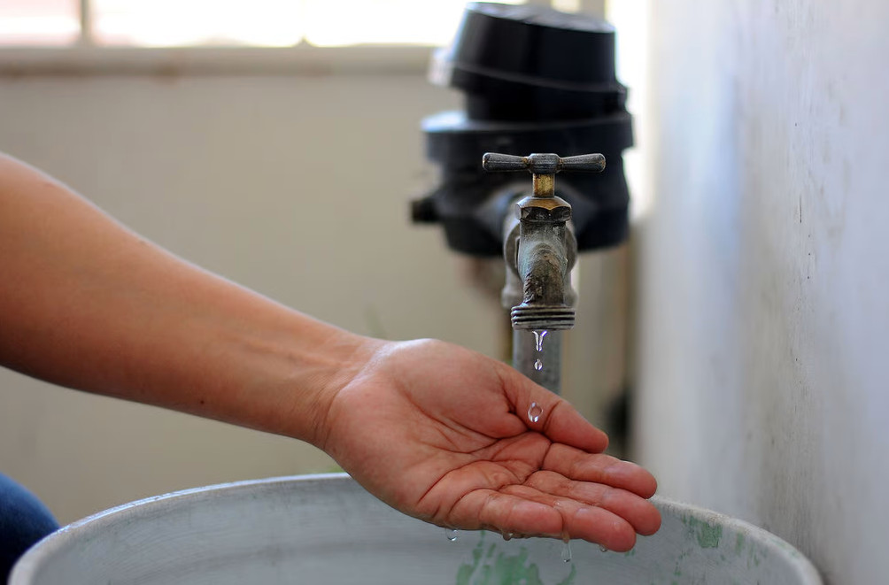 Será entre las 16:00 y 18:00 horas cuando el servicio de agua potable quede completamente restablecido. (ARCHIVO)