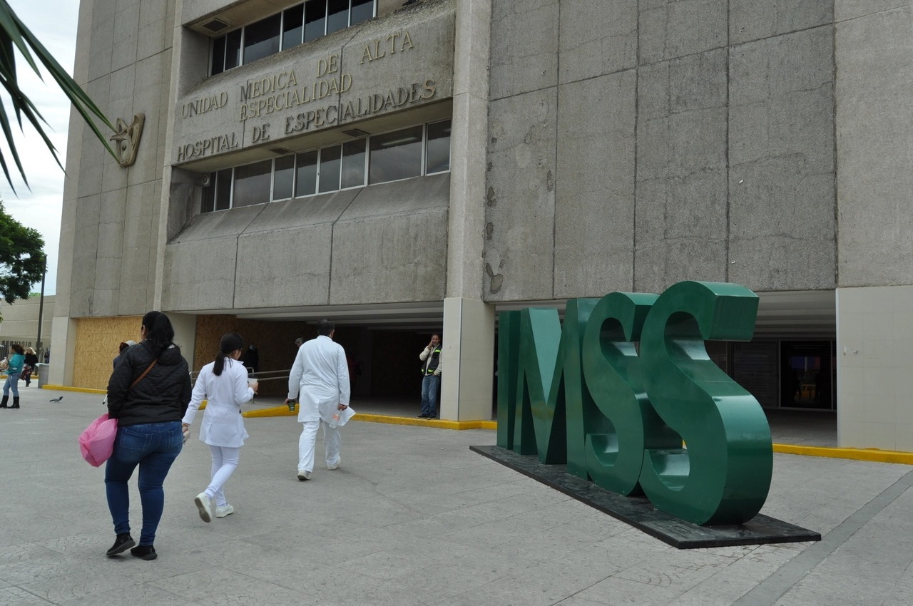 Dos pacientes del sexo femenino fueron trasladadas al IMSS en Torreón, Coahuila, por decisión de su familia.