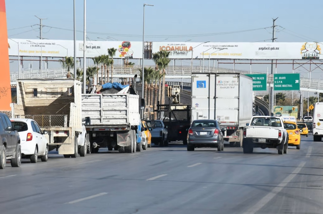 Avanza el plan del Municipio de Torreón para sacar a los camiones pesados del primer periférico y enviarlos por el segundo. (EL SIGLO DE TORREÓN)