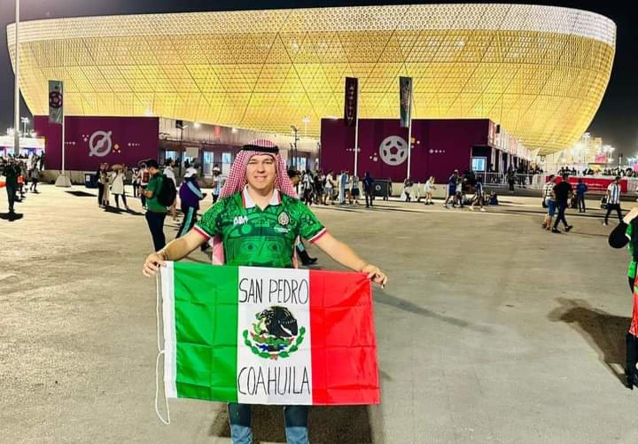 Timo Tolman compartió su foto portando la bandera de México. (EL SIGLO DE TORREÓN)