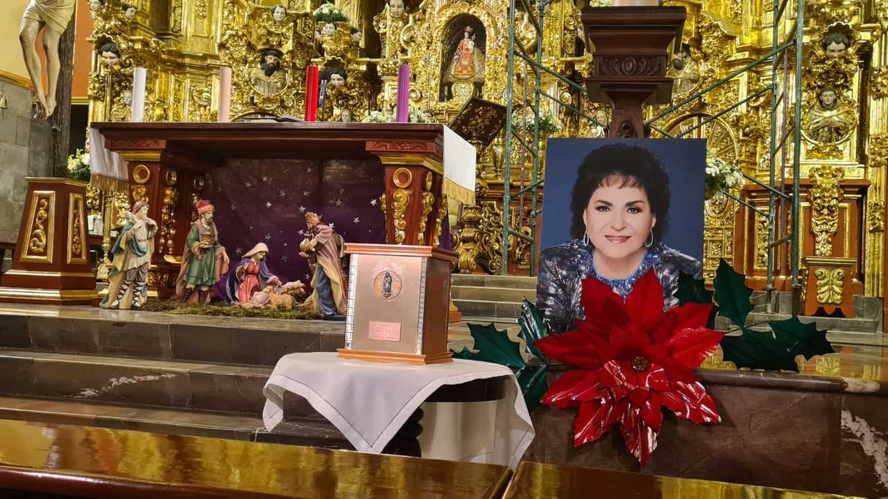 Una misa se celebró en el primer año de la muerte de Carmen Salinas (ALDO MAGALLANES) 