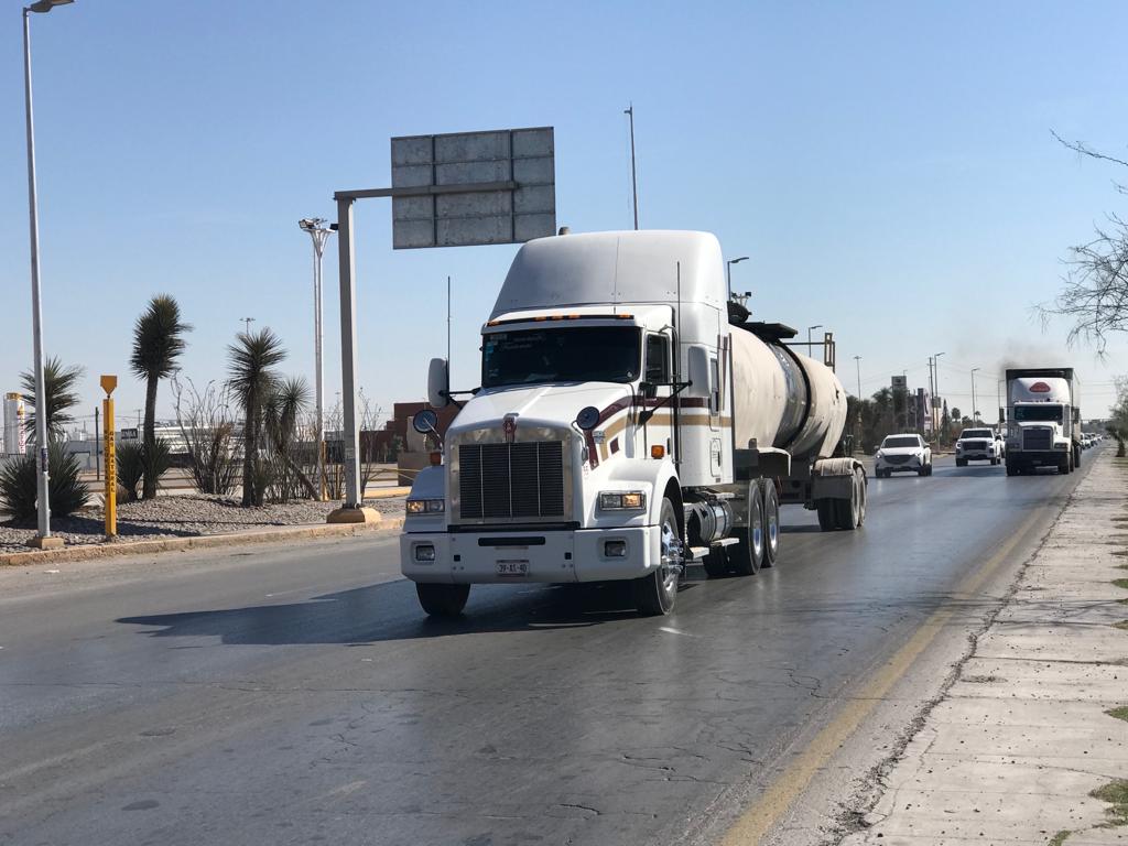 Este lunes inicia plan piloto para retirar vehículos pesados del Periférico en Torreón