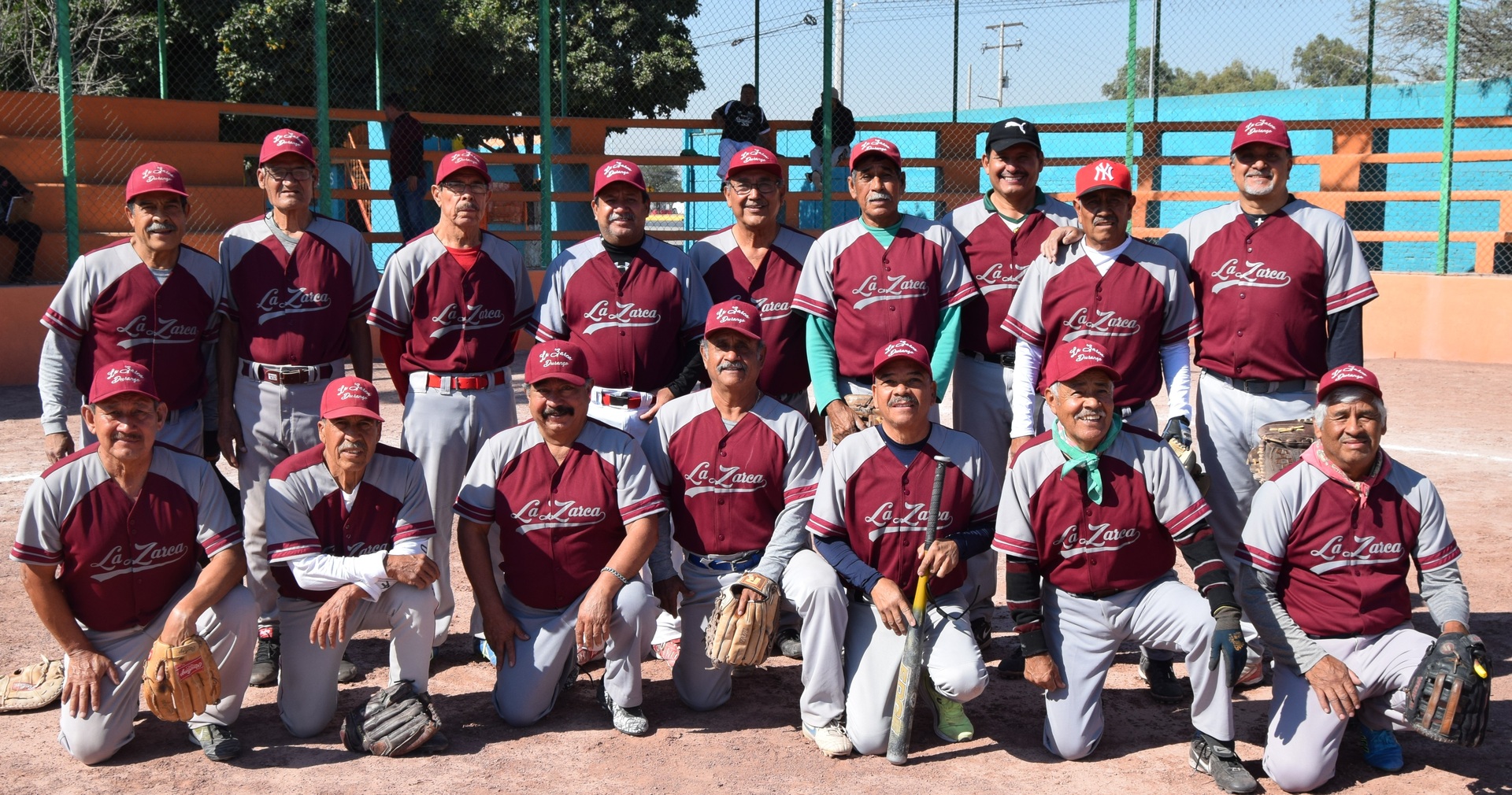 Los Jubilados de La Zarca ofrecieron un buen juego y dejaron en claro que son un equipo aguerrido al empatar ante los Leones. (Especial)
