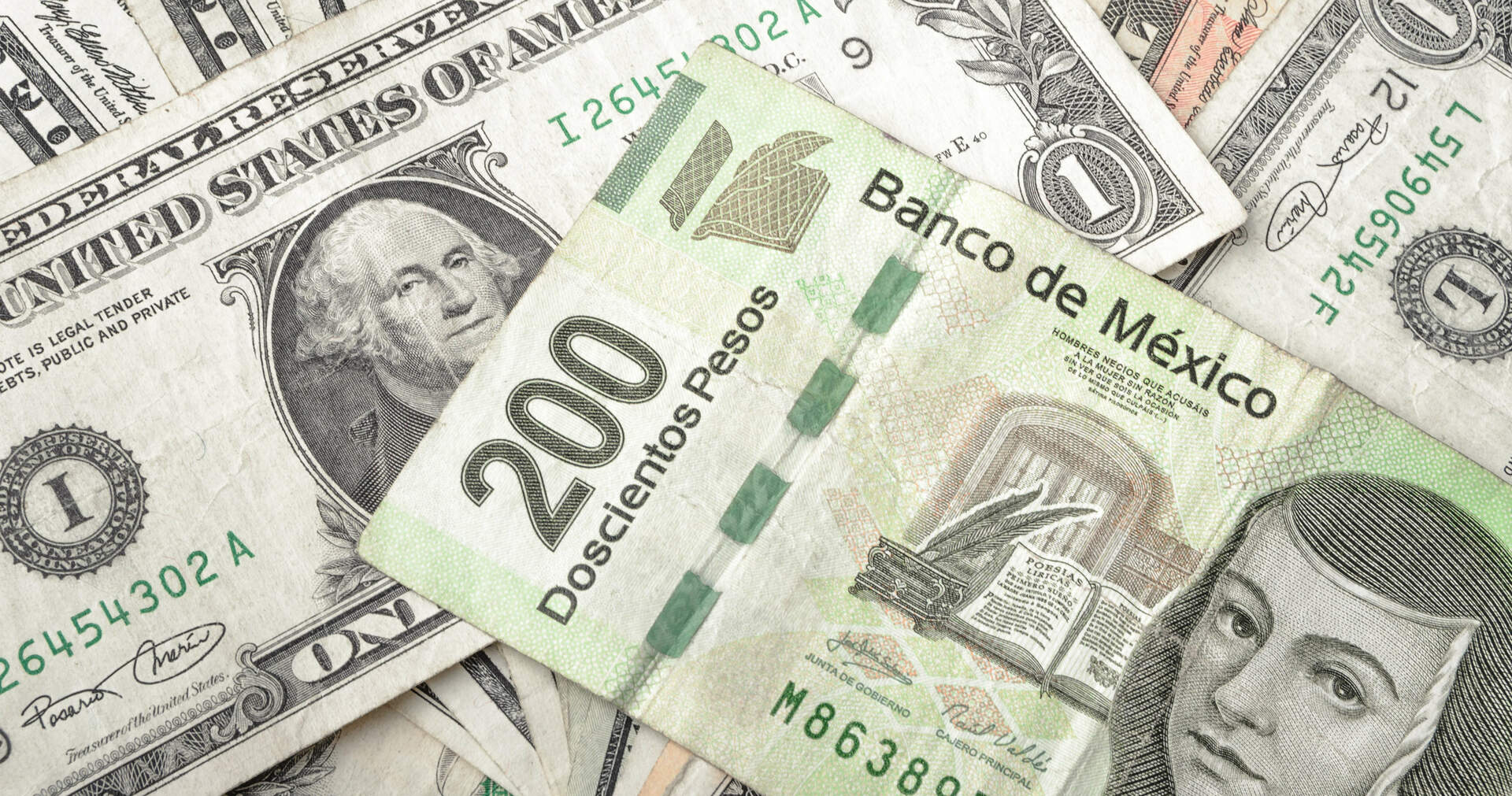 Peso mexicano abre como la quinta moneda más fuerte en el mercado