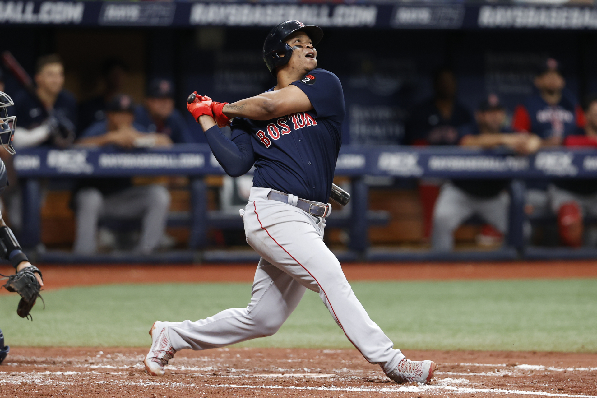 Devers se queda en Boston