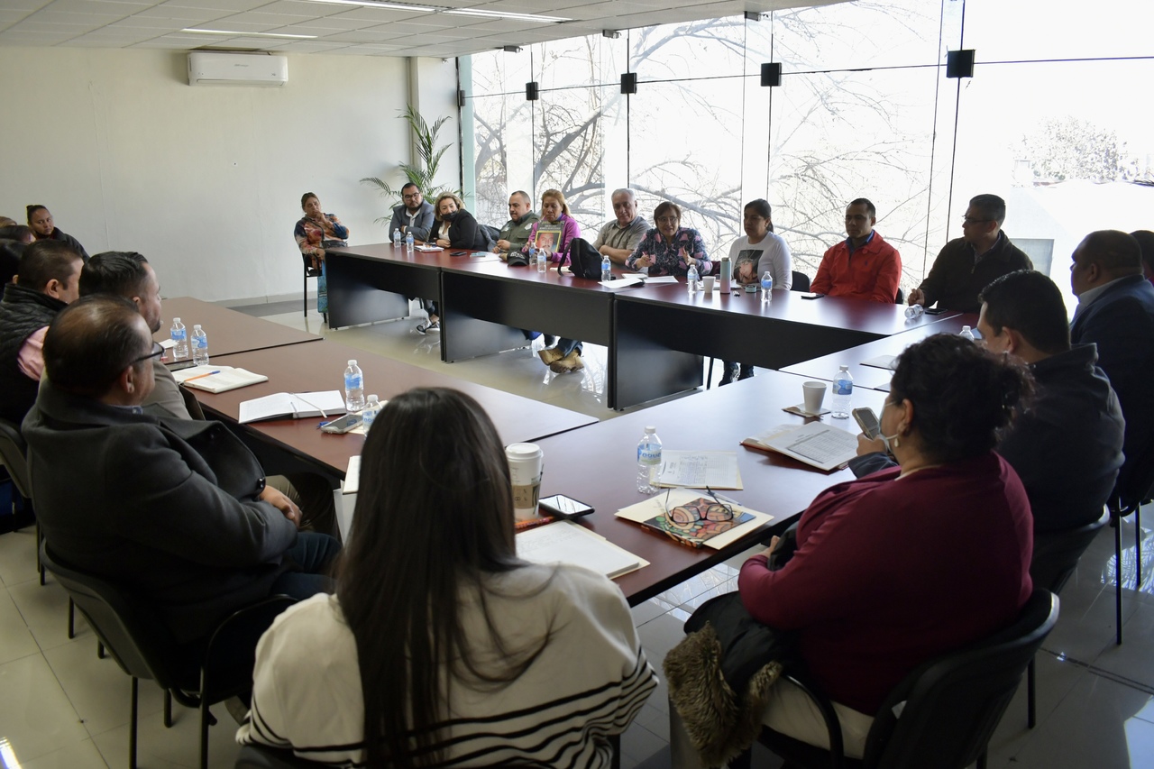 Realizan la primera Mesa de trabajo del 2023 entre autoridades del Gobierno de Durango e integrantes del Grupo Vida en la Vicefiscalía de Justicia. (EDIE RUIZ)