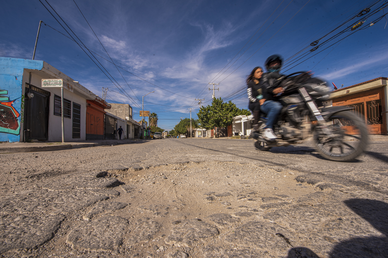 El titular del SIMV reconoció que hay un rezago histórico en pavimentación de calles de Torreón.