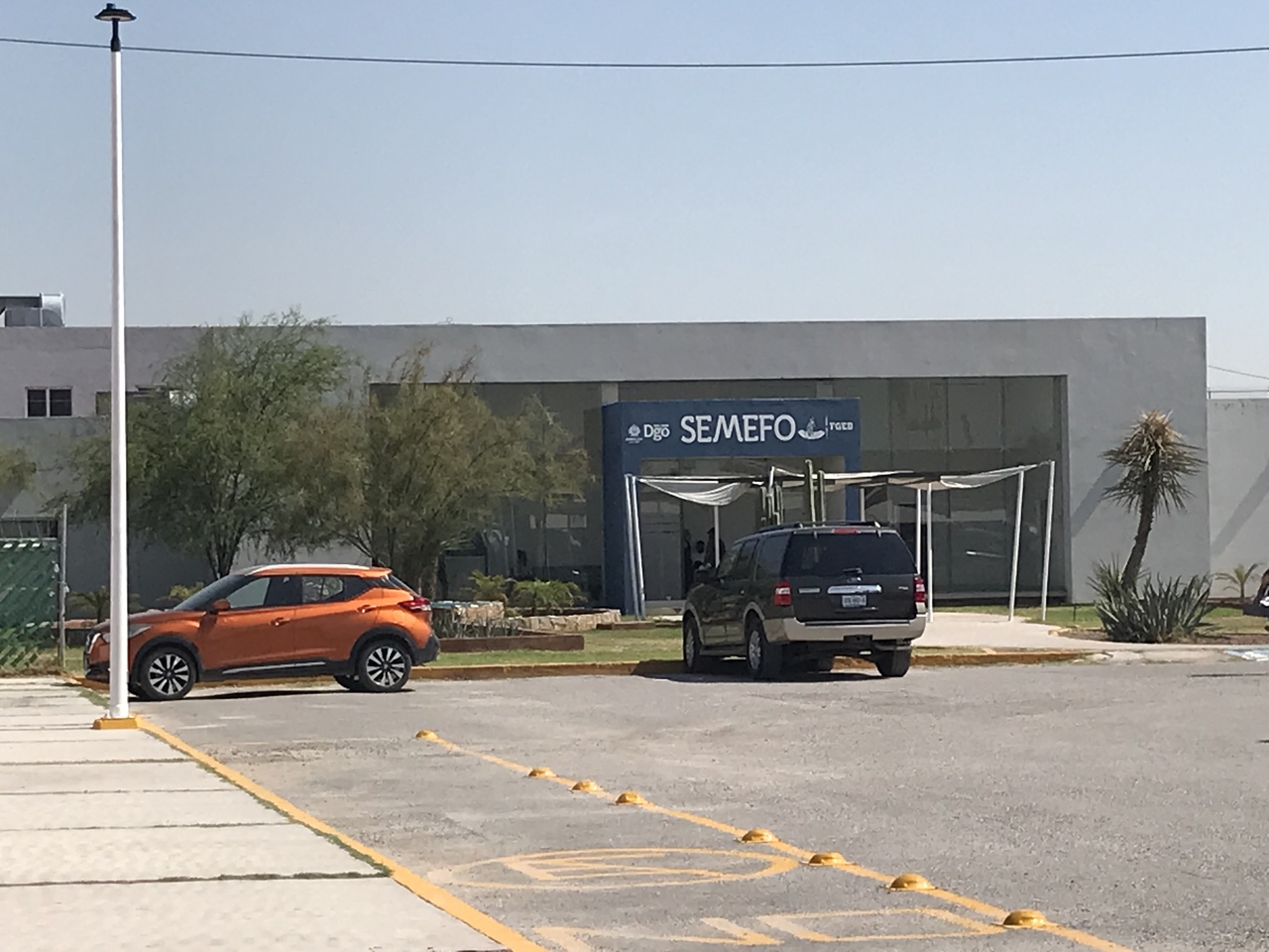 El cuerpo del hombre fue trasladado a las instalaciones del Servicio Médico Forense para la necropsia de ley.