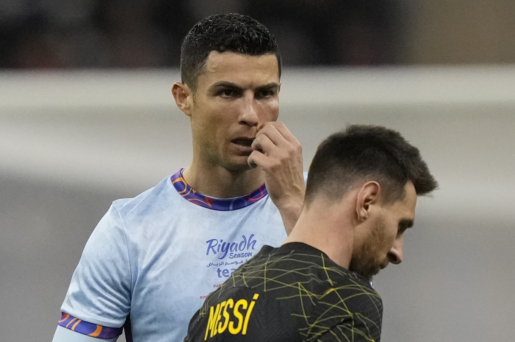 Messi y Cristiano extienden su pique goleador en en partido que ganó PSG 5 por 4