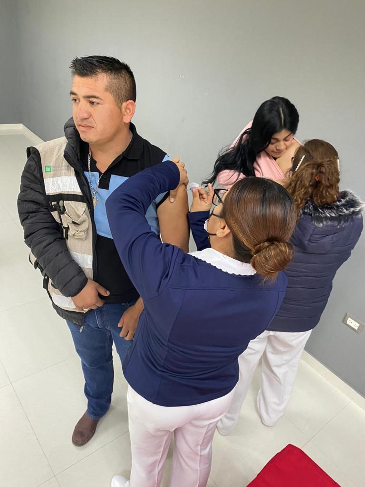 En Torreón, la vacunación antirrábica humana por parte del personal de salud se llevó a cabo en el Centro de Convenciones. (EL SIGLO DE TORREÓN)