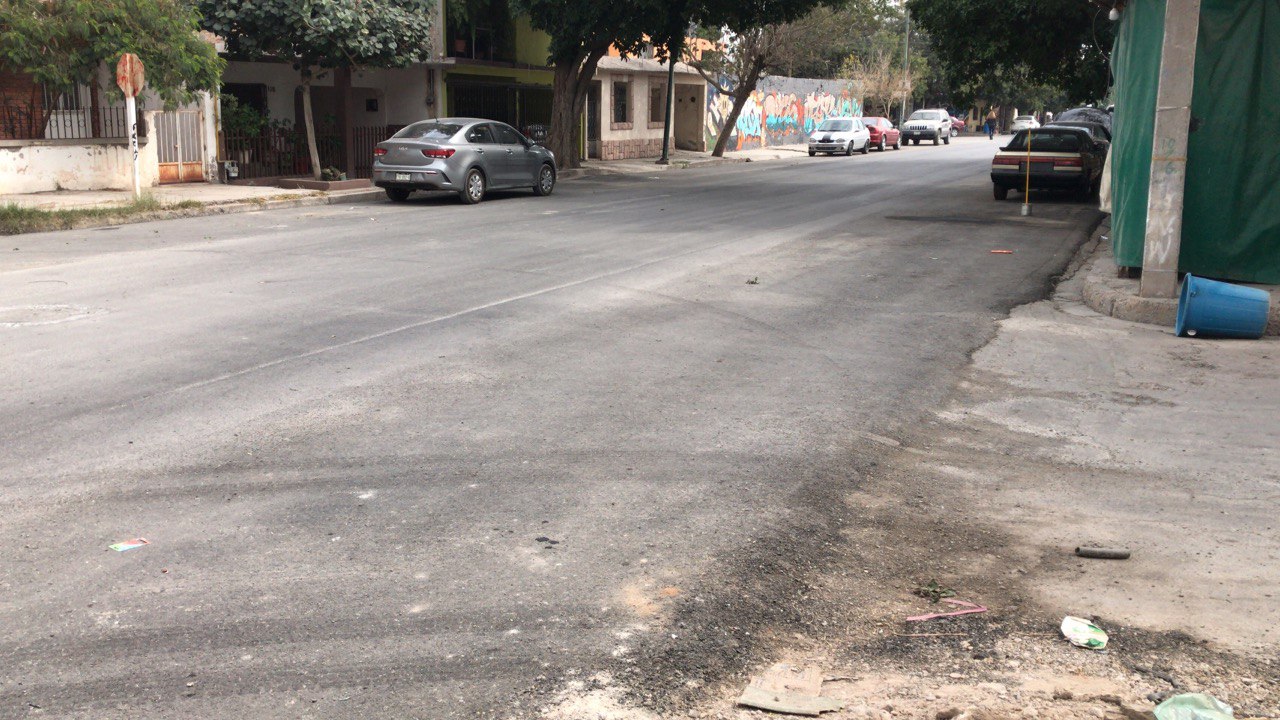 Aplican pavimento ecológico creado por emprendedor lagunero en calles de Torreón