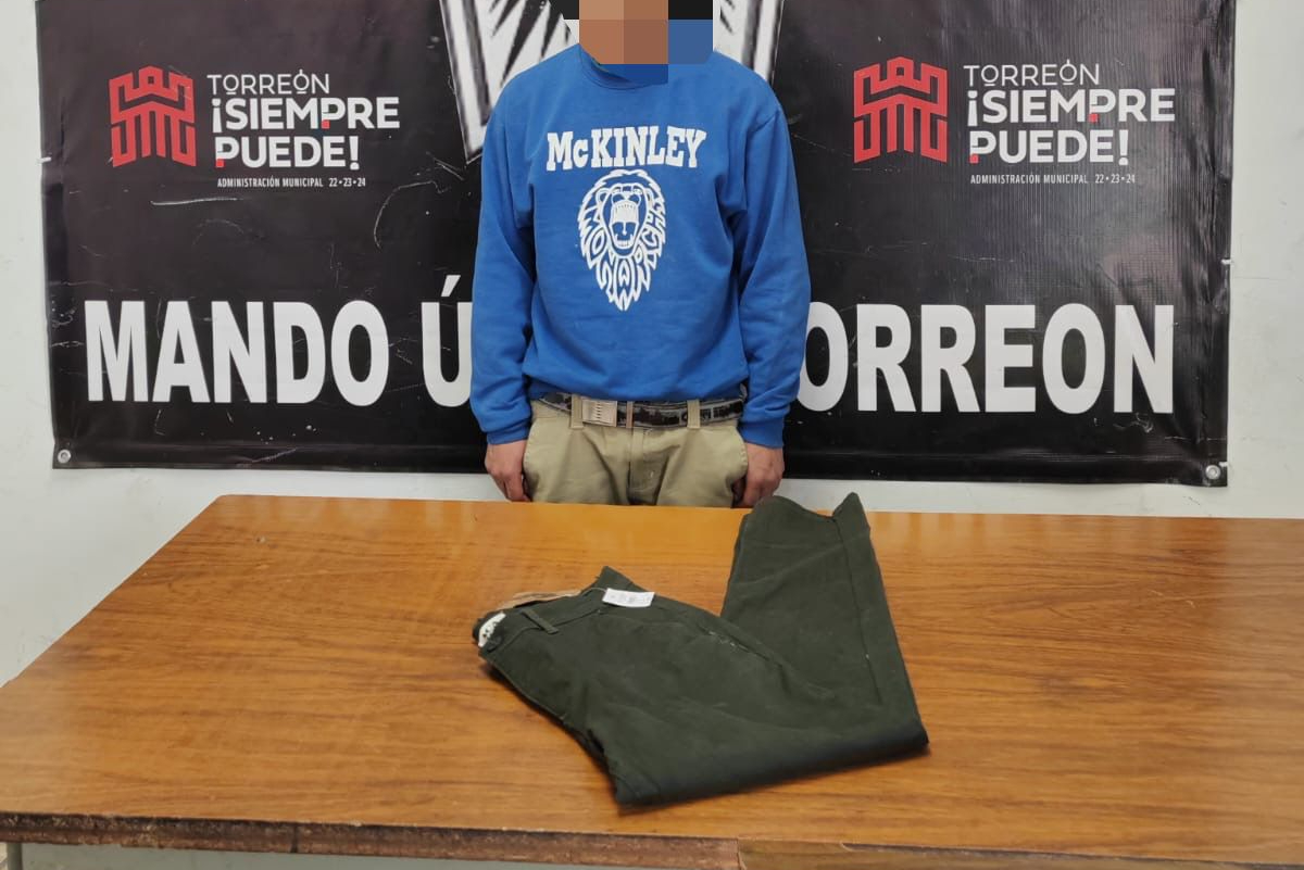 Por robar un pantalón de centro comercial, detienen a un joven en Torreón