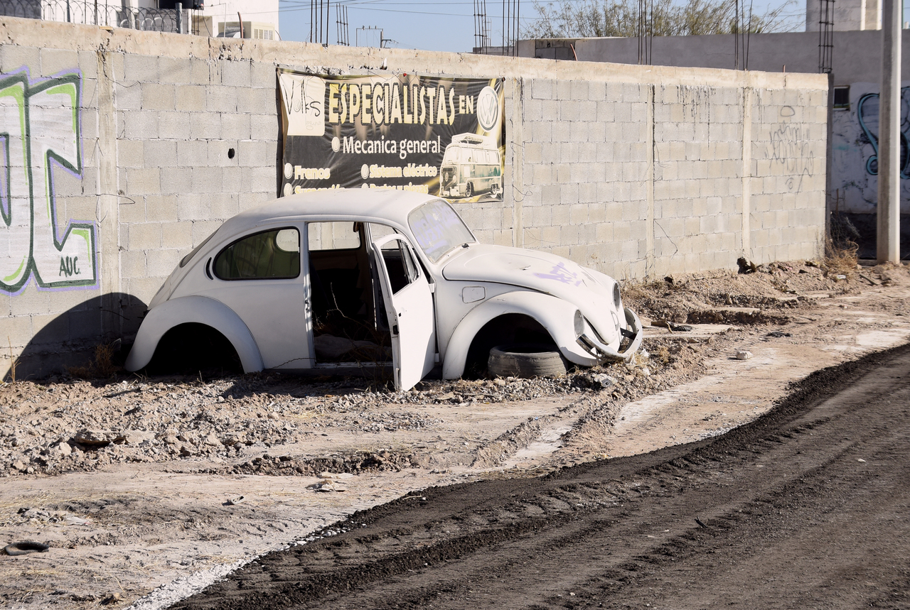 En Torreón, esta semana se amonestó a 19 por tener vehículos chatarra en la vía pública. (EL SIGLO DE TORREÓN)