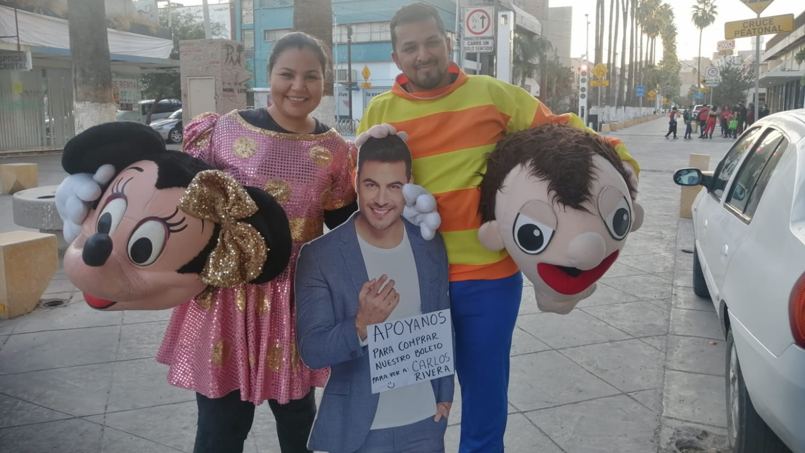 Fans laguneros de Carlos Rivera botean para conseguir dinero e ir a su concierto