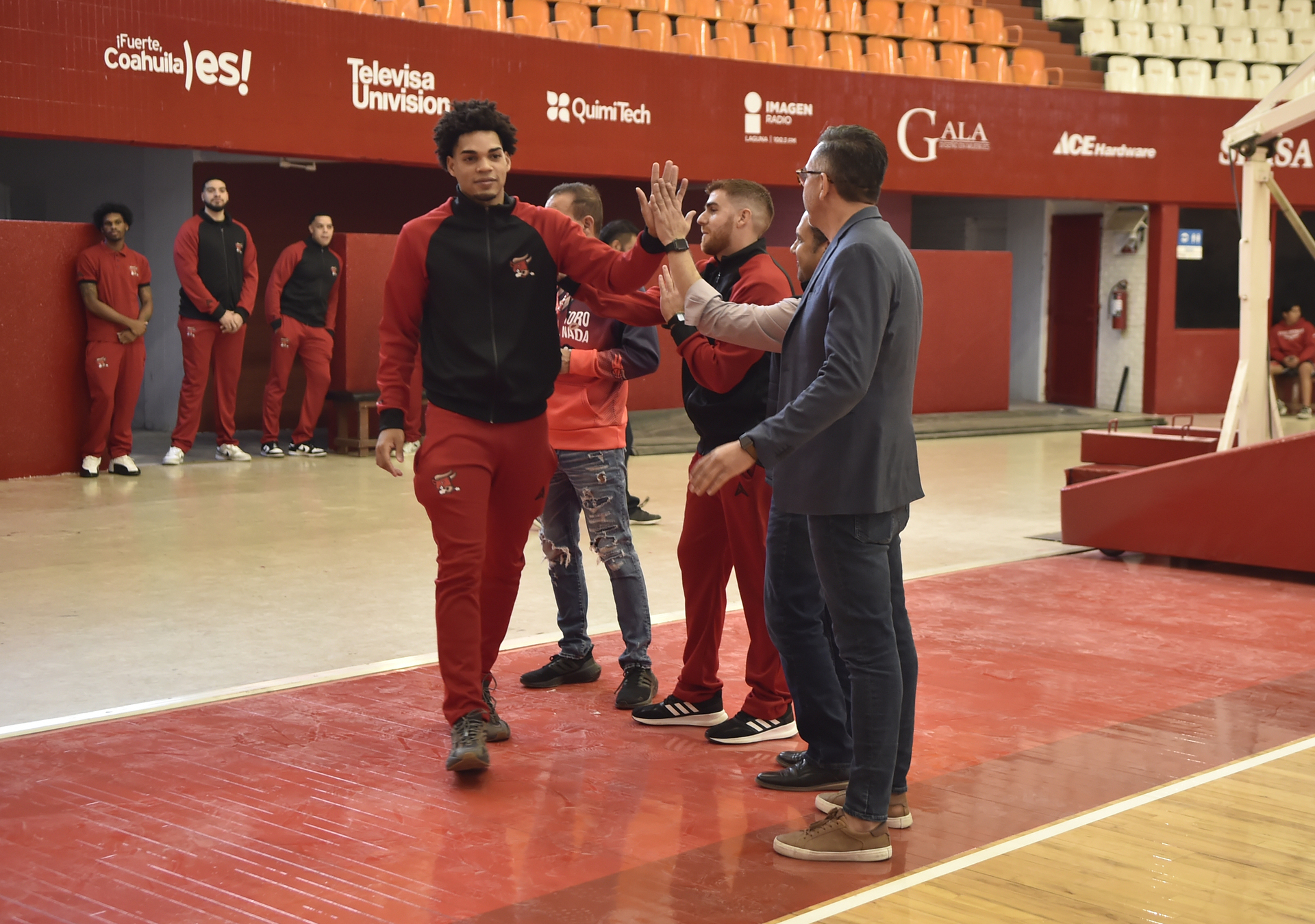 El pívot Raúl Olalde regresa por una gran campaña con los Toros, que esta noche recibirán a los Indios de Ciudad Juárez, Chihuahua.