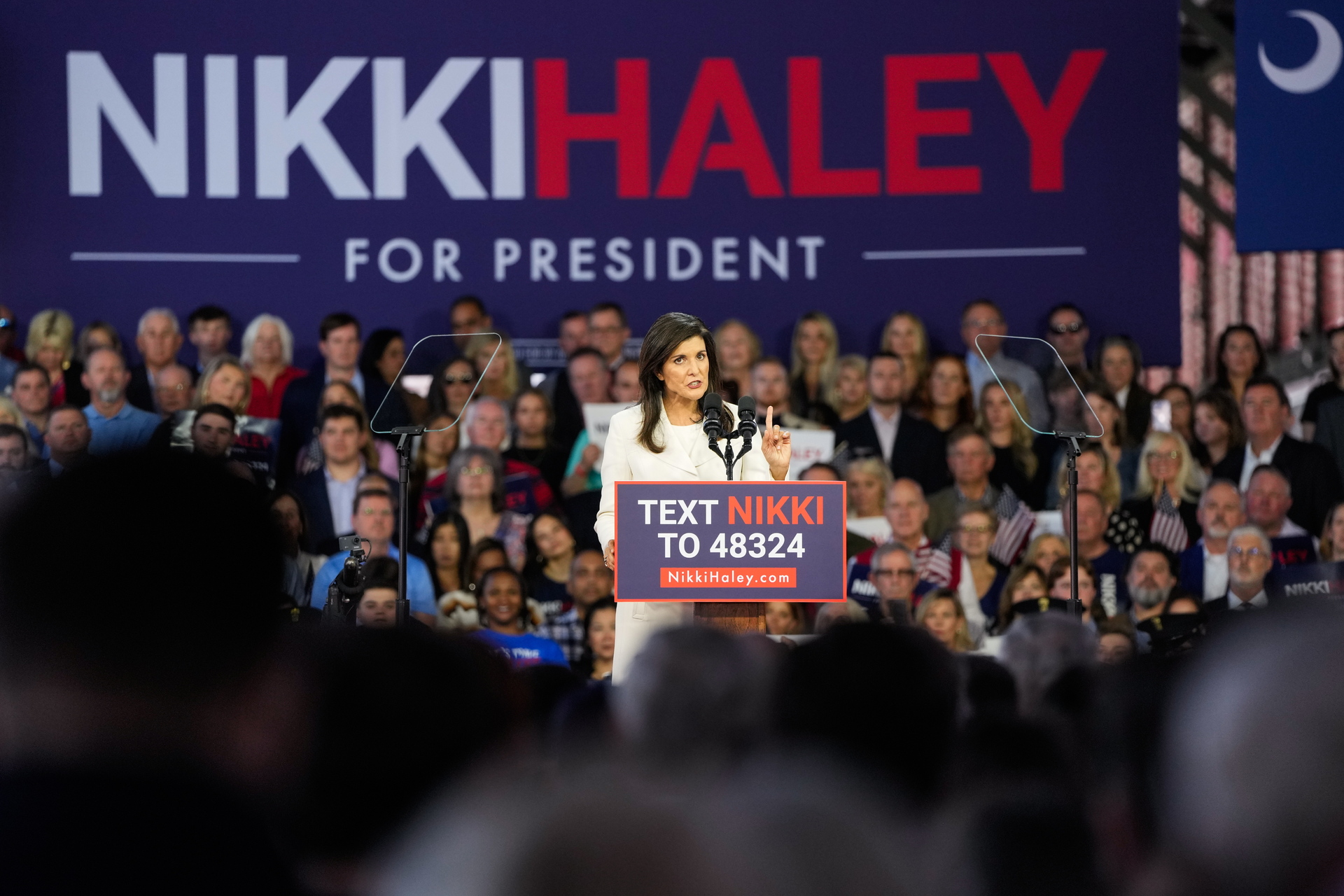 Haley, de 51 años, apenas aludió al expresidente Donald Trump en el comienzo de su campaña. (EFE)