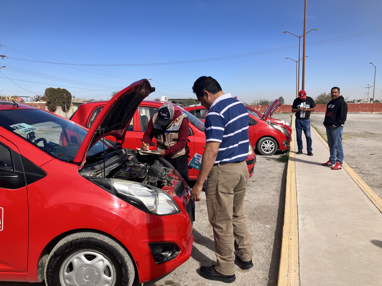 Se verifican alrededor de 30 unidades al día; esperan terminar las inspecciones la próxima semana. (EL SIGLO DE TORREÓN)