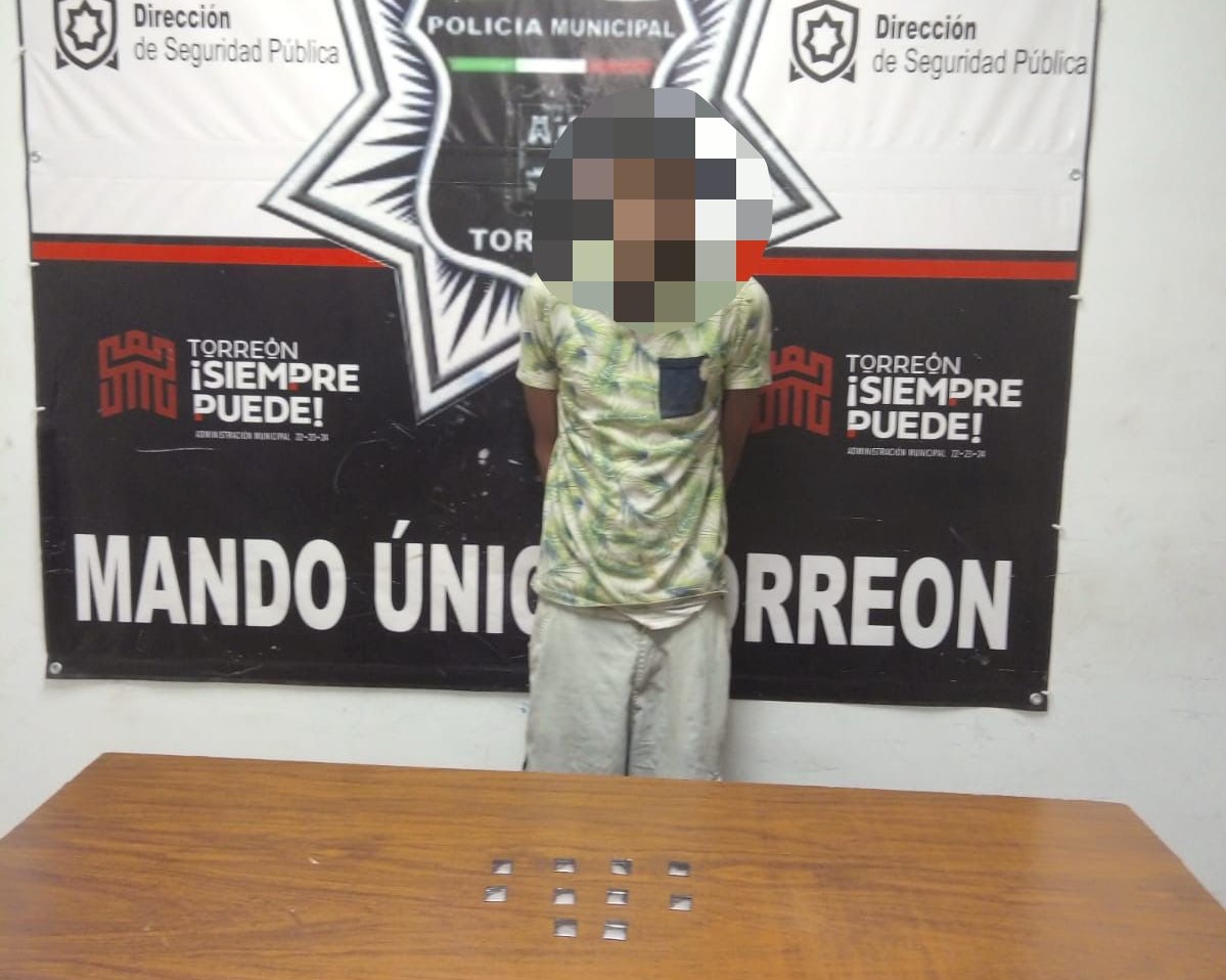 Detienen a un joven por posesión de 10 dosis de cristal en Torreón