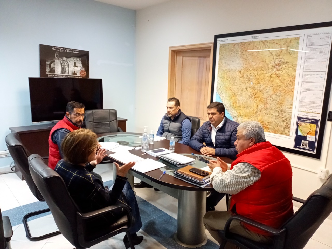 Homero Martínez, alcalde de Lerdo, presentó propuestas de agua potable y drenaje a la CAED. (EL SIGLO DE TORREÓN)