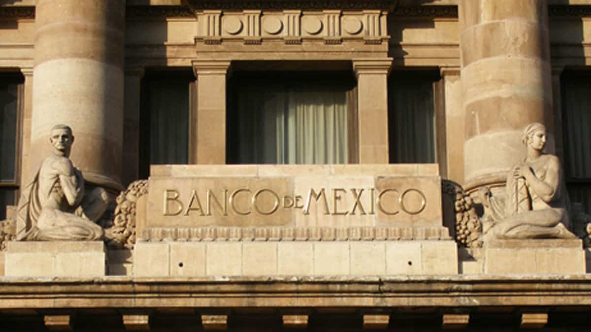 México supera expectativas de Banxico sobre crecimiento económico en 2022
