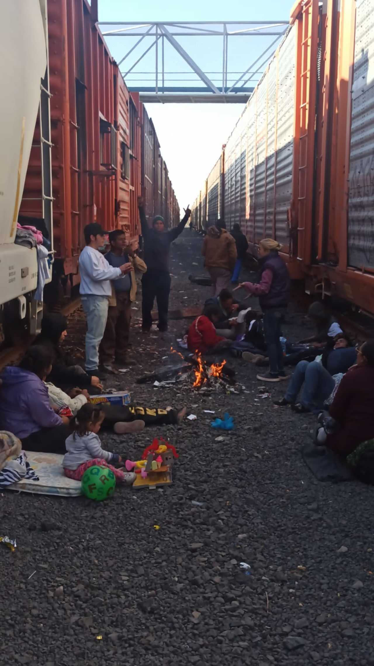 Los migrantes están expuestos a diversas situaciones durante su travesía para llegar a la frontera. (EL SIGLO DE TORREÓN)