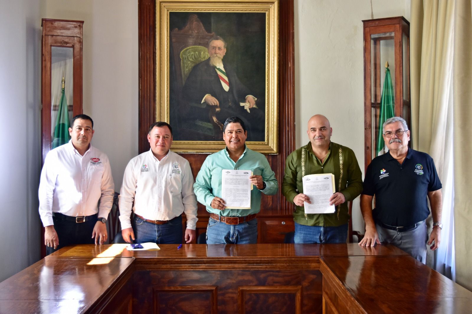 El acuerdo suscrito es de colaboración en fomento a la capacitación de empleados del municipio y de trabajadores constructores.