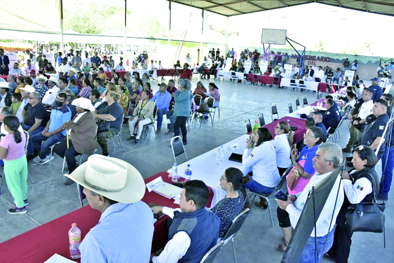 La visita se enmarca dentro del programa 'Audiencias Públicas' de Gómez Palacio. (CORTESÍA)