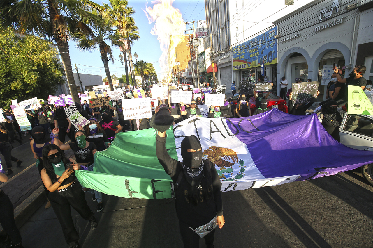 A la marcha se puede llevar cualquier material de protesta como mantas y pancartas; y utilizar pañuelos verdes y morados. (EL SIGLO DE TORREÓN)