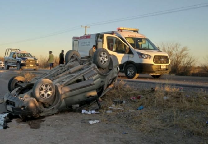 Los cuatro menores fueron trasladados a las instalaciones de la Clínica 51 del IMSS. (EL SIGLO DE TORREÓN)