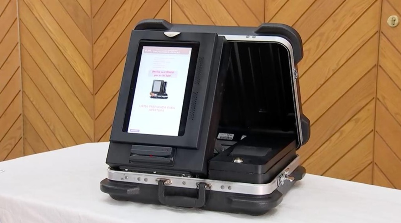 Según estudios de percepción ciudadana, más del 90 por ciento de la ciudadanía confía en el uso de urnas electrónicas en votaciones. (EL SIGLO DE TORREÓN)