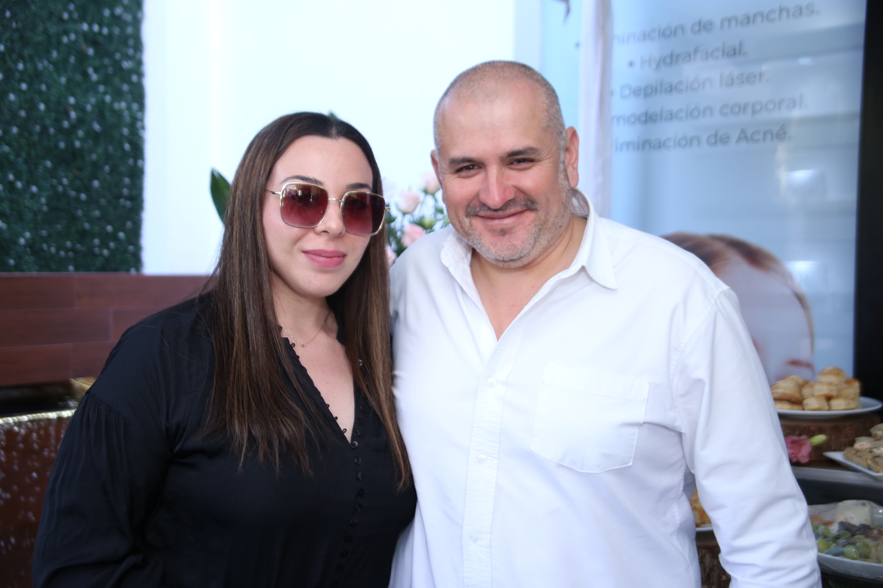 Roxana y Luis Hernández.