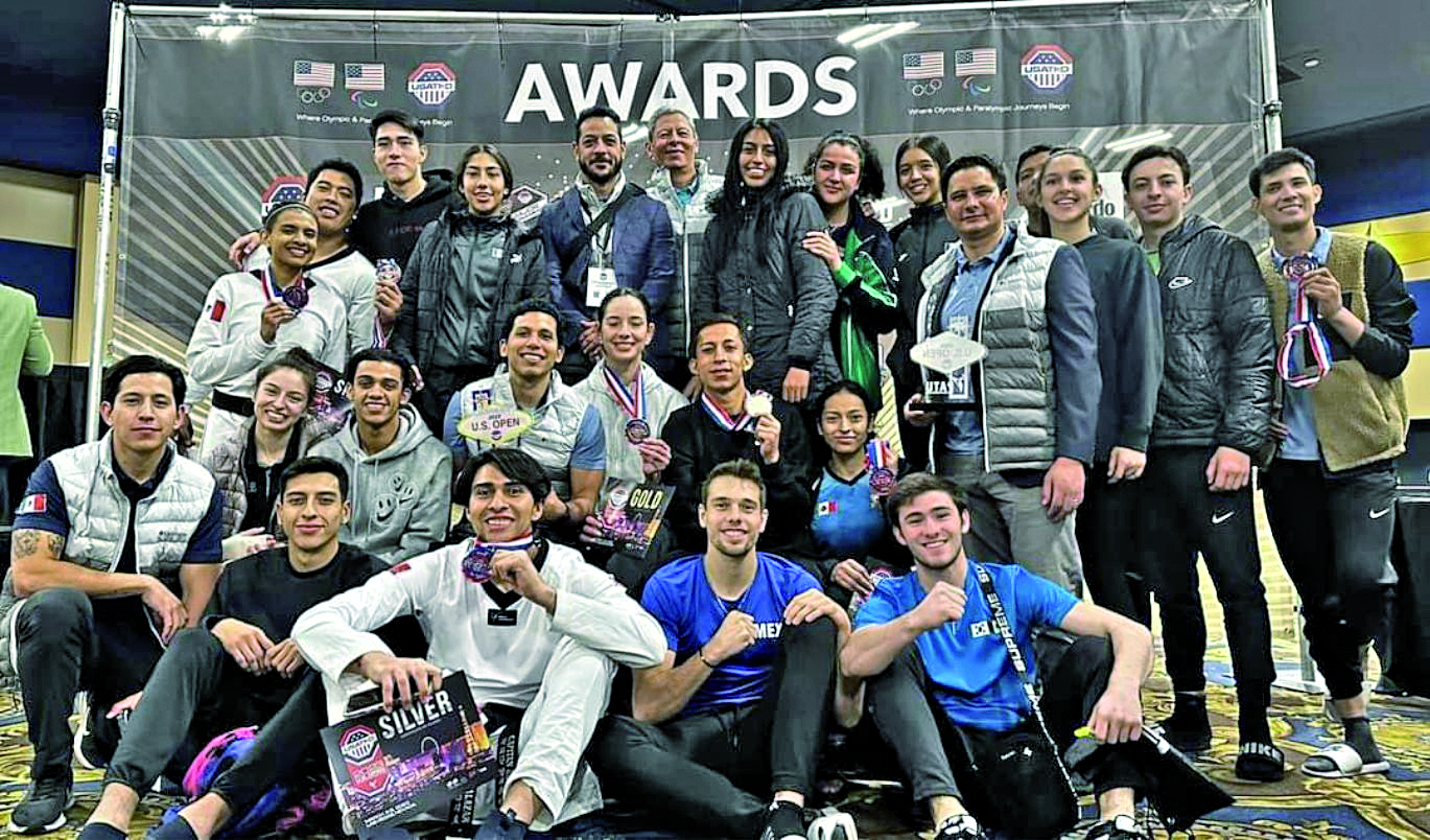 Al final del certamen, la delegación se tomó la foto del recuerdo. (CONADE)