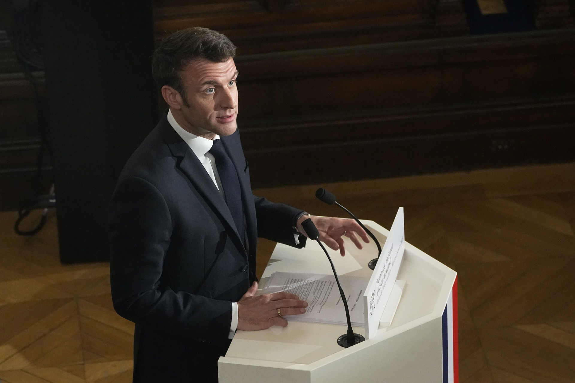 Emmanuel Macron presents a bill to include abortion in the Constitution