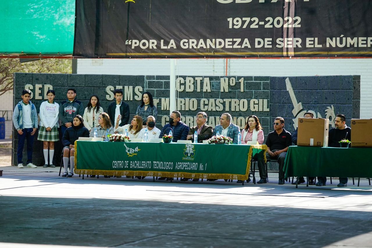 El rector de la Ibero hizo el anuncio durante una donación al Colegio de Bachillerato. (EL SIGLO DE TORREÓN)