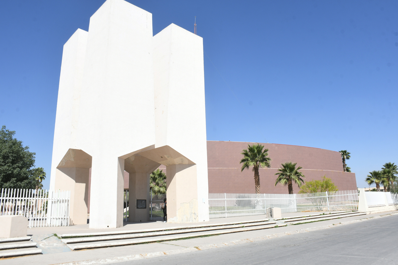 De 300 egresados de la UAdeC en Torreón que presentaron el examen Ceneval, el 22 por ciento tuvo resultados destacados en todo el país. (EL SIGLO DE TORREÓN)
