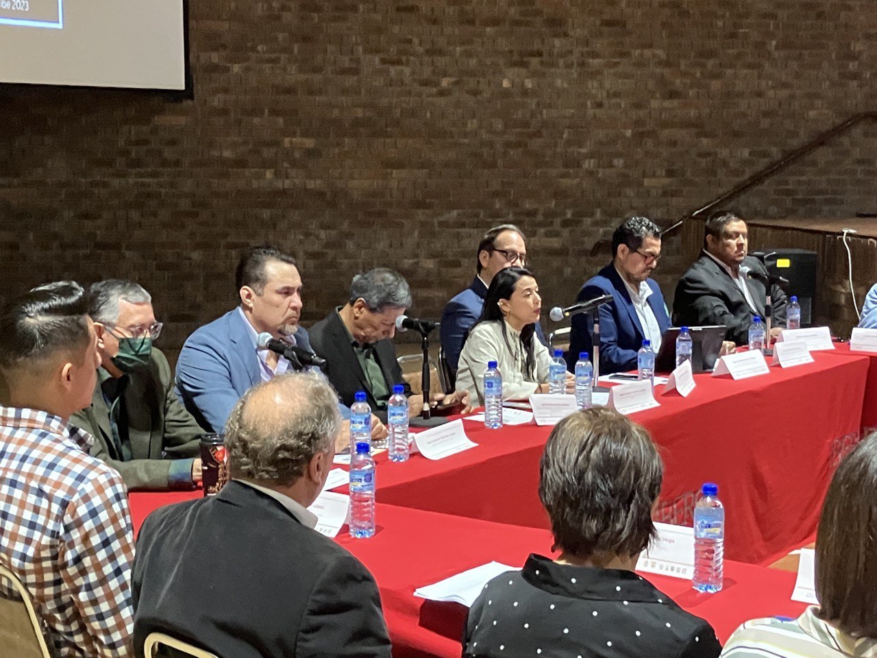 Durante la sesión ordinaria de la Comisión, se tomó la protesta al presidente del Consejo Consultivo de Desarrollo Metropolitano. (EL SIGLO DE TORREÓN)