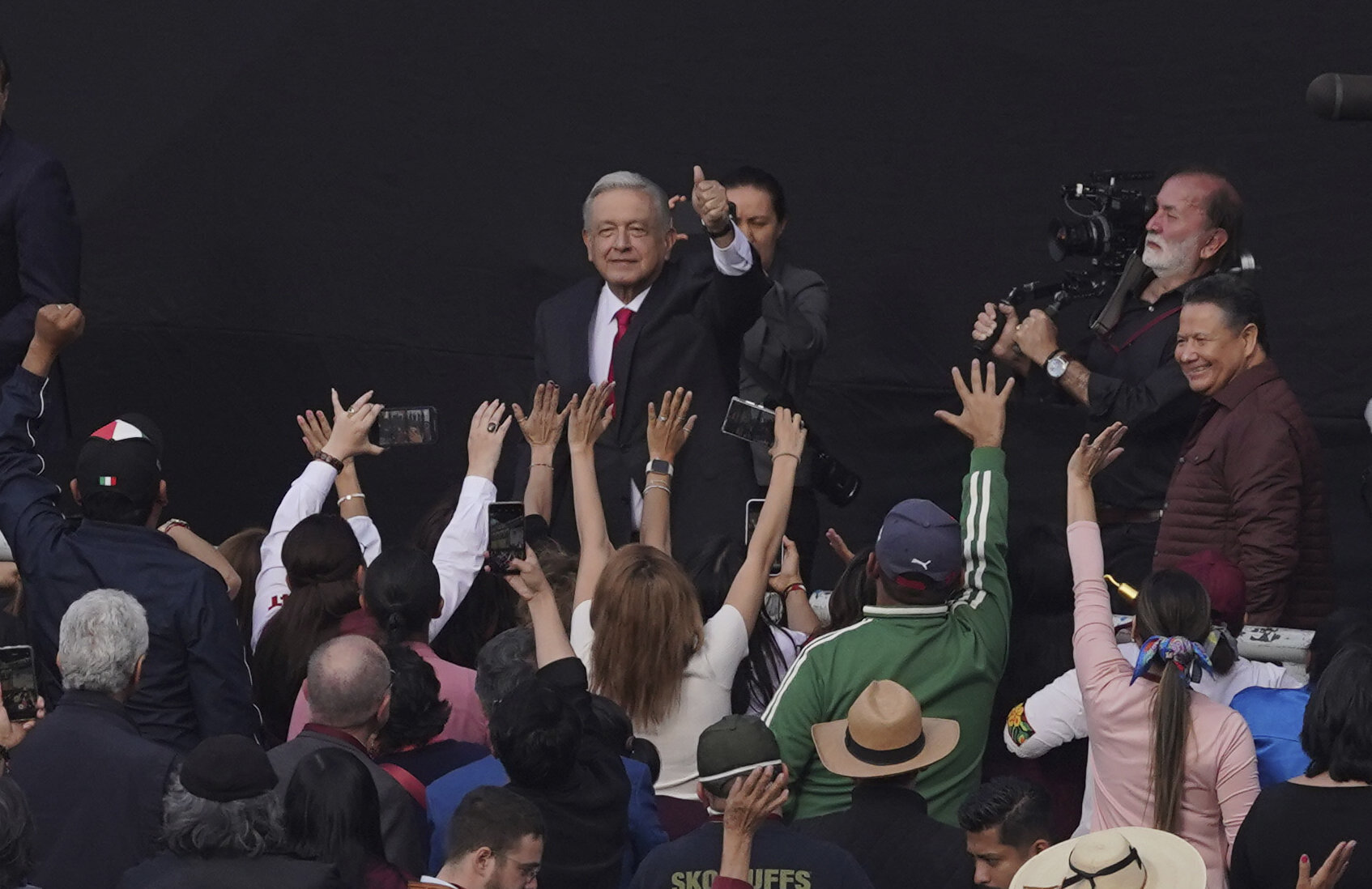 'México es un país independiente y libre, no una colonia de EUA', dice AMLO en mitin por el 18 de marzo