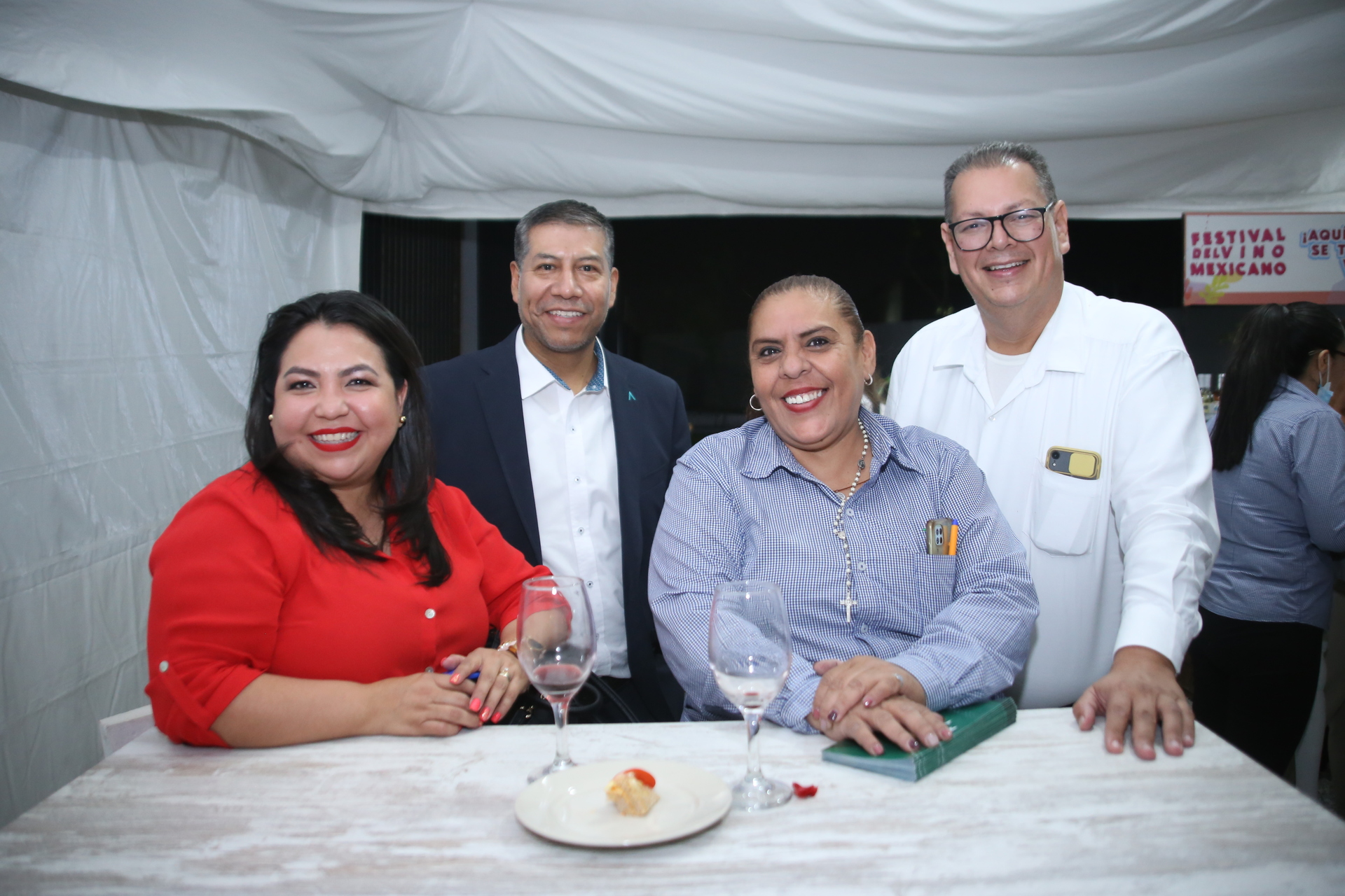 Karla Sánchez, Mauricio López, Veronica Mejía y Salvador Dovalina.