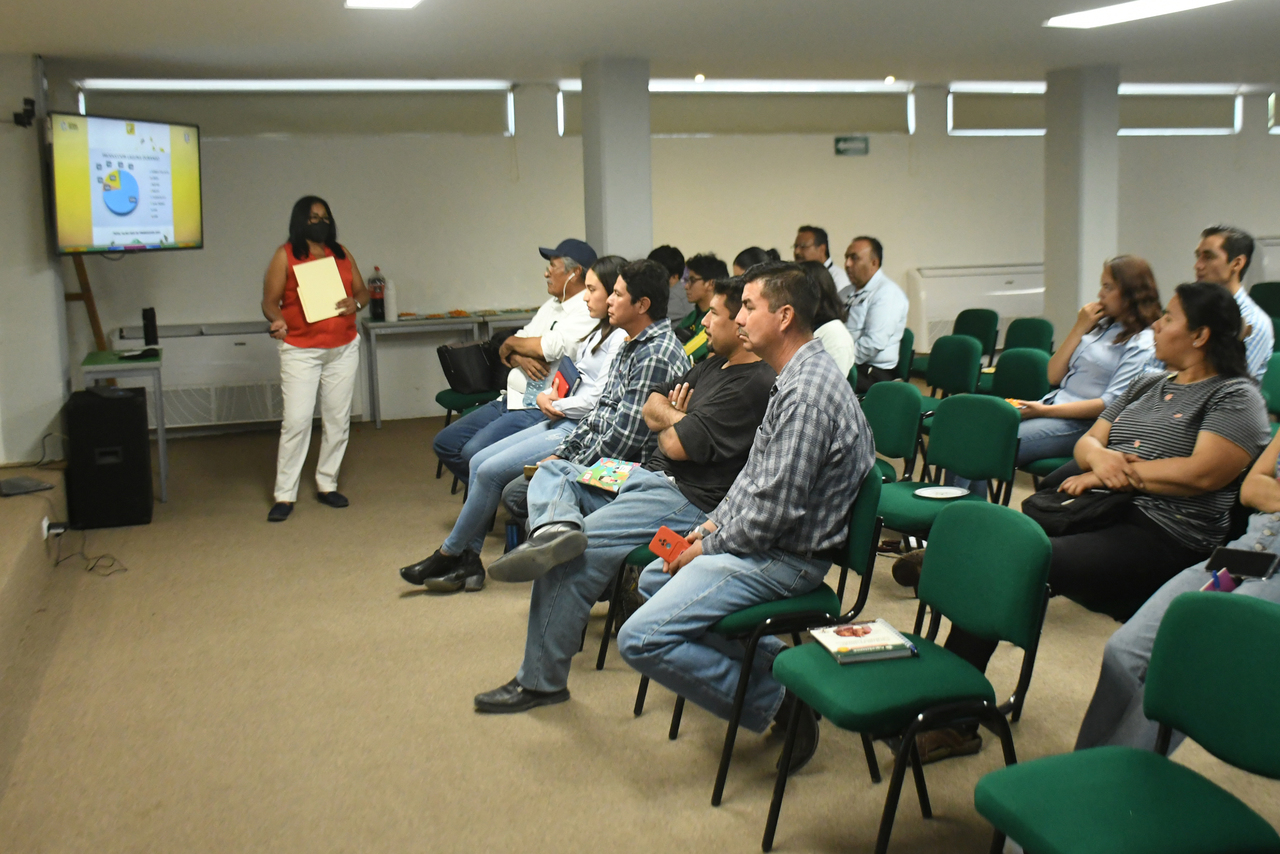 El taller se llevó a cabo en la Facultad de Ciencias Biológicas de la UJED. (FERNANDO COMPEÁN / EL SIGLO DE TORREÓN)