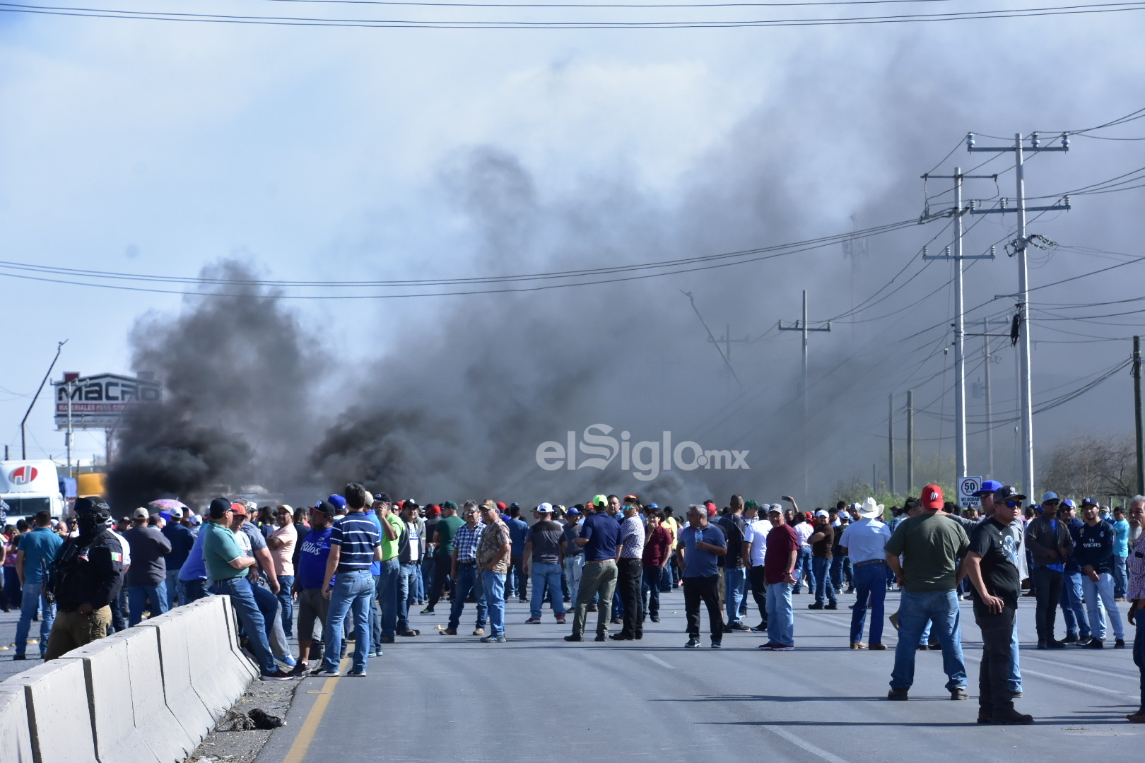 Trabajadores De AHMSA Levantan Cierre De Carretera 57 Tras Pago De ...