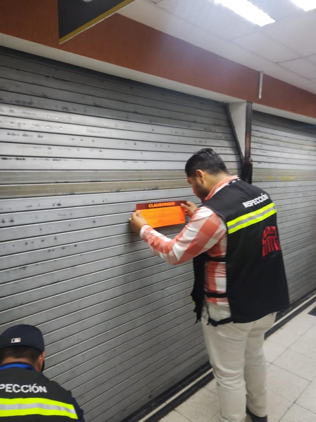 Clausuran local de la Plaza de la Tecnología por consumo de droga, en Torreón.