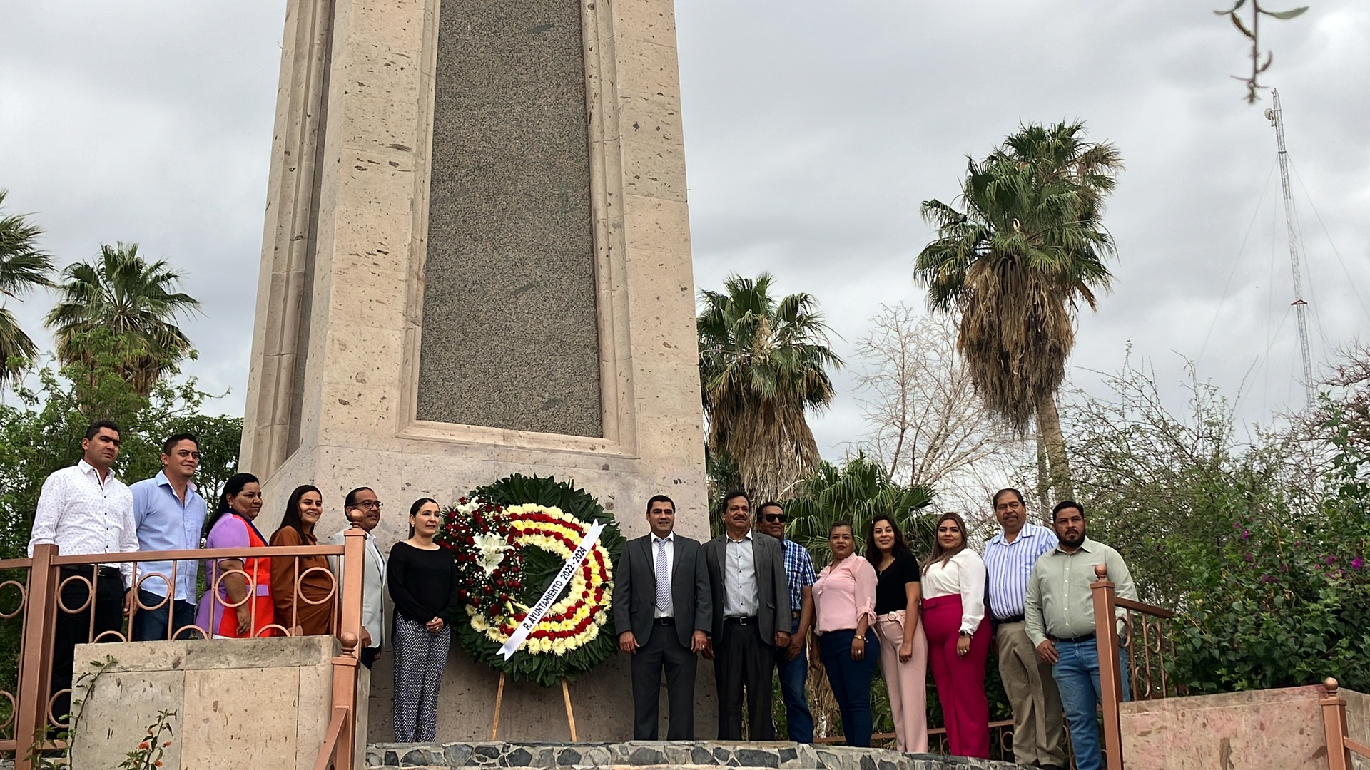 El evento tuvo lugar frente al Obelisco, el cual se encuentra en la Plaza Principal de San Pedro. (Foto: MARY VÁZQUEZ / EL SIGLO DE TORREÓN)