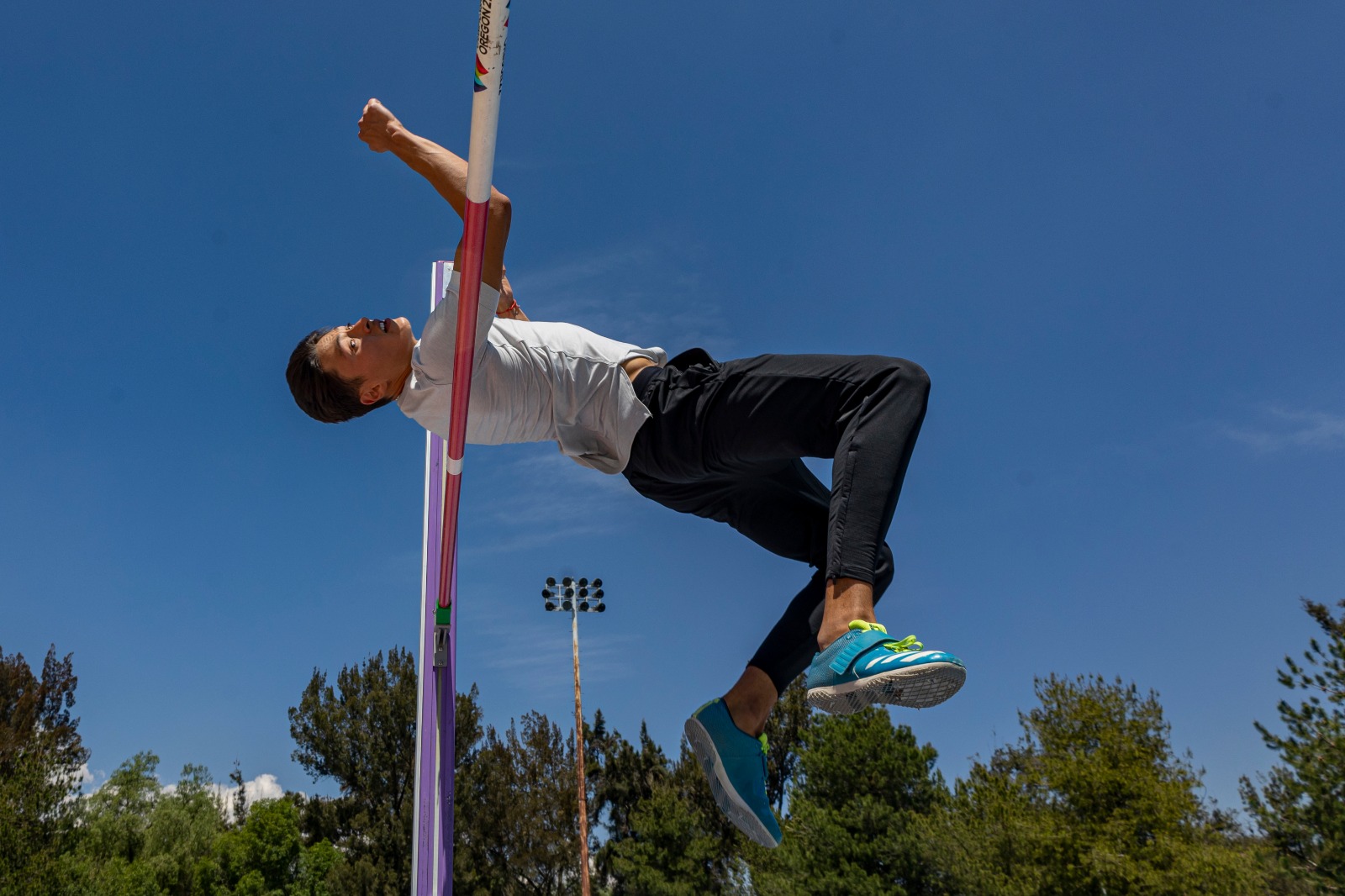 Erick Portillo afina su salto en primer ciclo olímpico de su carrera