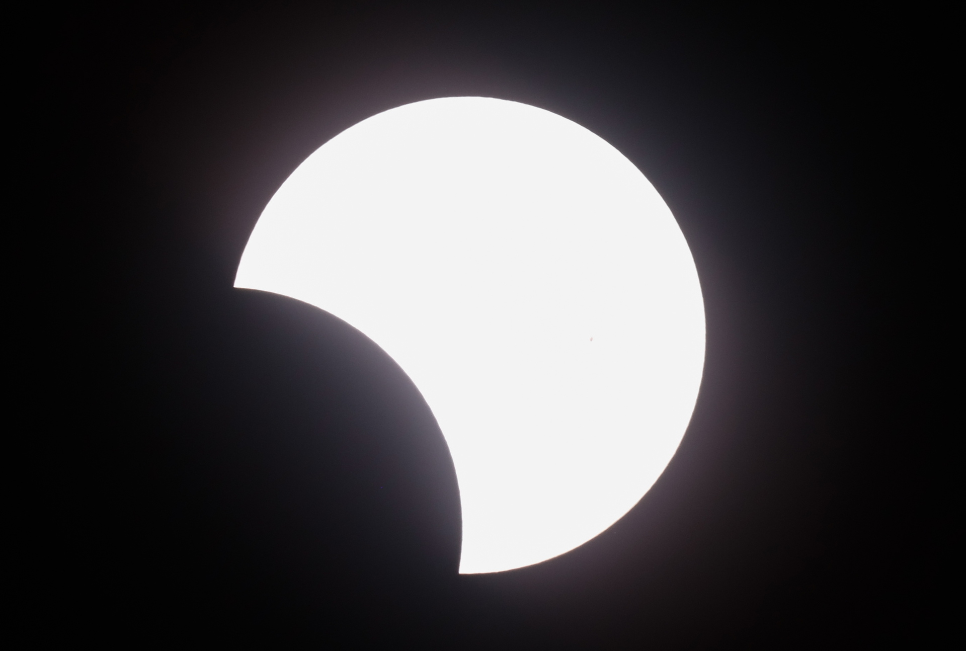 El eclipse solar híbrido causó sensación. (AGENCIAS)