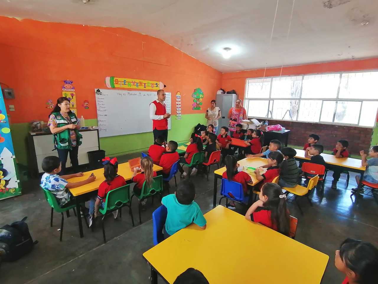 Se explicó a los menores la técnica adecuada para cepillarse.