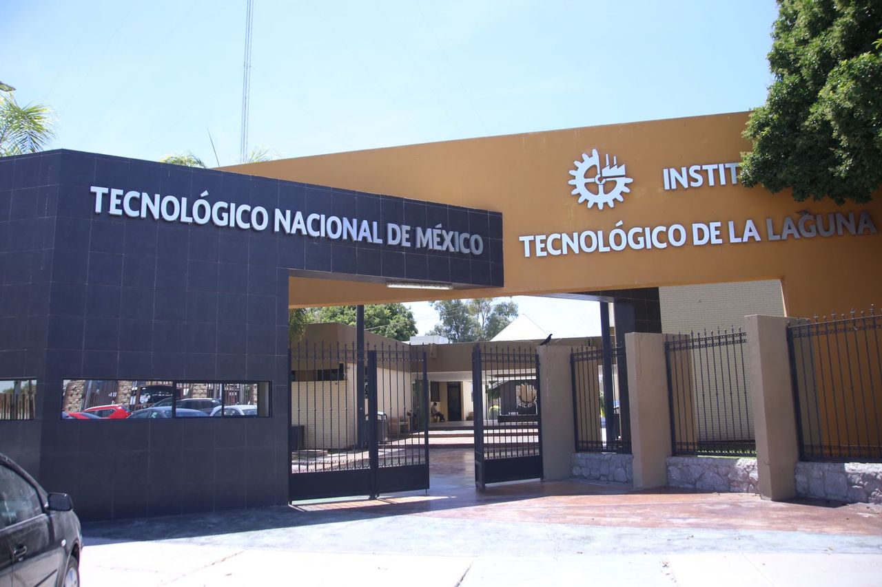 El primer foro se llevó a cabo en el Tecnológico de La Laguna con egresados de Ingeniería Industrial. (EL SIGLO DE TORREÓN)