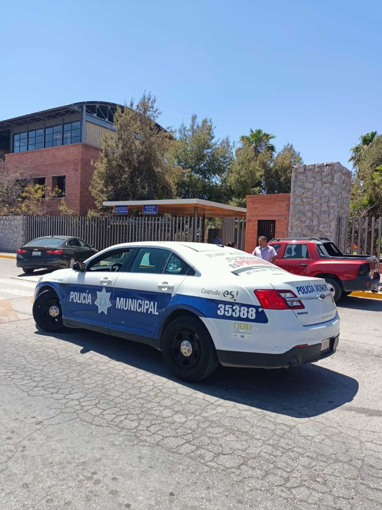 La DSPM atiende reporte de amenazas en colegio de Torreón, autoridades del plantel lo niegan.