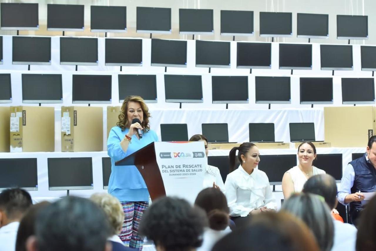 Leticia Herrera mostró su gratitud al Gobernador de Durango. (CORTESÍA)